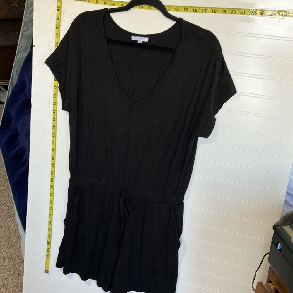Z Supply Black Romper Shorts cinch waist V-neck size Large loose fit